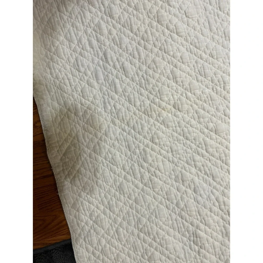 Vintage White Diamond Quilted Mattress Pad 48 x 68